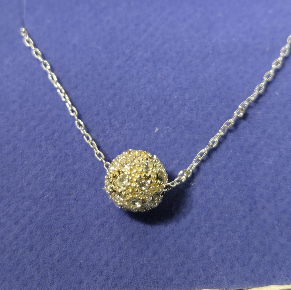 Avon Vintage Elegant Gold and Silver Necklace